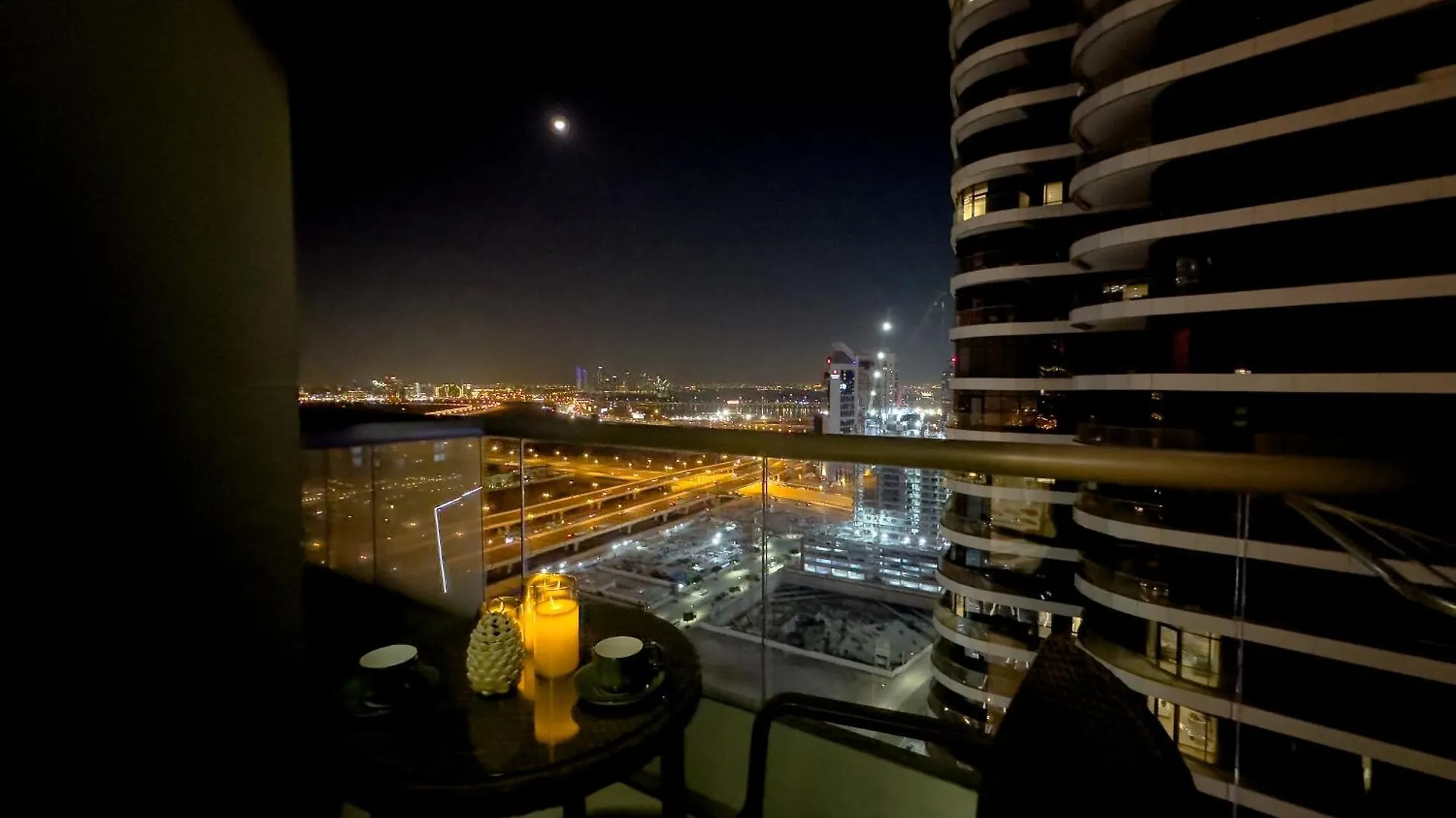 Apartment 1Bhk In Damac Masion Mall Street Dubai